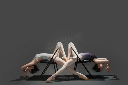 舞蹈双人在椅子上动作摄影图配图