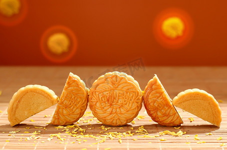 美食中秋节月饼中秋月饼创意摄影图配图