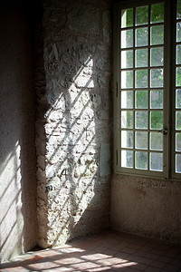 古老的城堡中的窗口