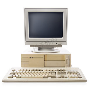 白色古典摄影照片_旧计算机键盘 cpu 和显示器在白色隔离