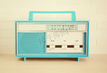 老收音机摄影照片_复古收音机