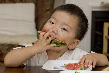 宝宝吃西瓜