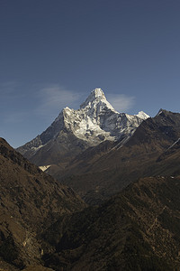 藏历摄影照片_尼泊尔喜马拉雅 Ama 达布峰 (6814 m)