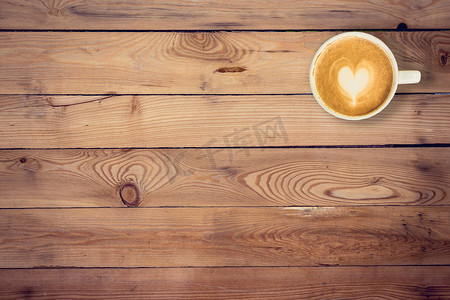 咖啡对木材表纹理与文本的空间