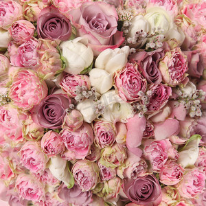 红玫瑰花丛摄影照片_玫瑰花丛结婚花束，兰诺库斯