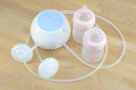 breastpump摄影照片_奶油泵