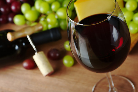 红酒用葡萄和奶酪