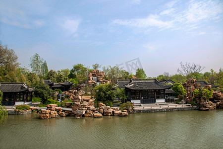 工艺品摄影照片_扬州瘦西湖上花园水边