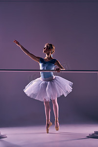 经典芭蕾舞芭蕾舞巴利在摆姿势