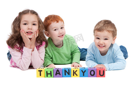 谢谢你孩子字母方块三个快乐儿童