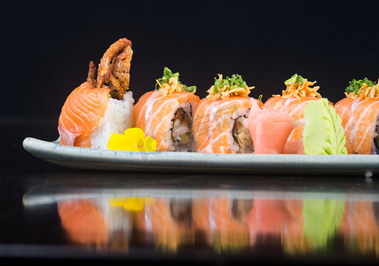 日本菜。背景寿司