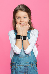 Smartwatches 的小女孩 