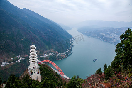 背景诗意摄影照片_重庆市巫山县文峰森林公园文峰塔