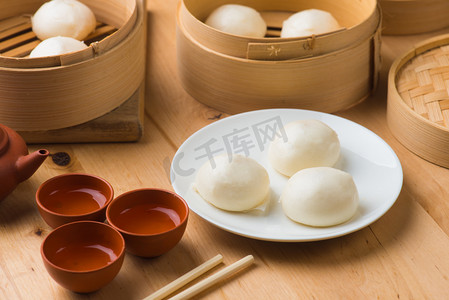 吃馒头摄影照片_宝最受欢迎的中国菜
