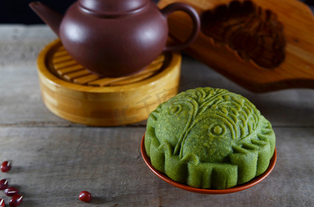 中秋月饼灯笼摄影照片_ 月饼, 中国中秋节食品.