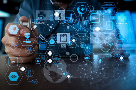 医学博士手用现代计算机接口作为医学网络概念