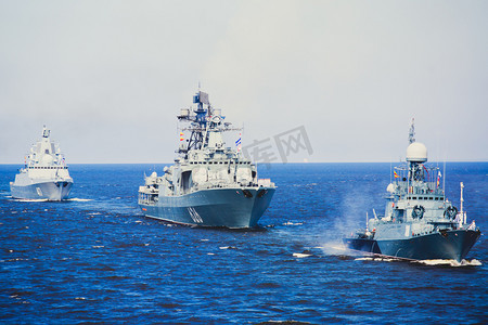 舰队摄影照片_一条线现代俄国军事军舰战舰在列, 北部舰队和波罗的海舰队在开放 se