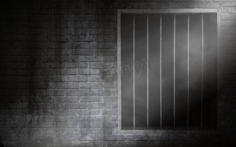 烟雾摄影照片_监狱窗户上带有烟雾的光束，有生锈的栏杆和旧的 b