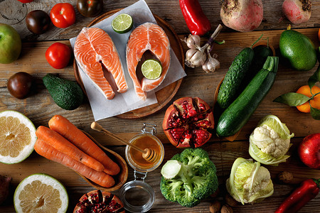 健康和饮食食品 (谷物、种子、鱼类、蔬菜和水果) 的一套成分)