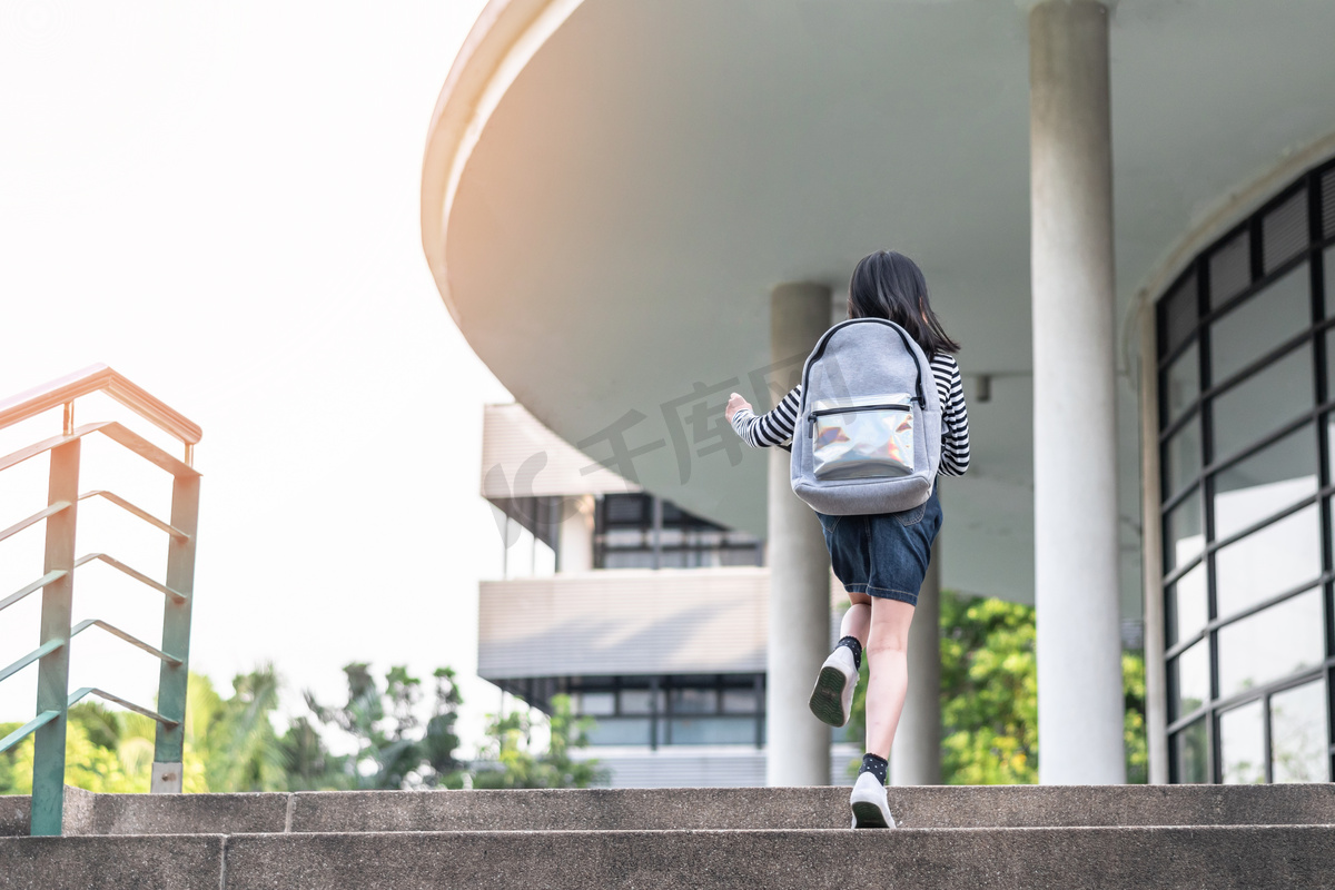 欧美可爱课堂小学生