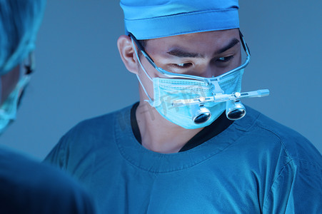兽医外科手术室带艺术照明和蓝色的筛选器
