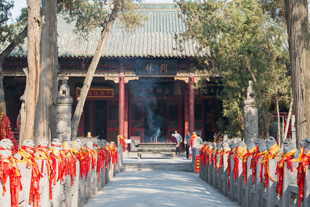 河南春晚摄影照片_洛阳市中国-2014 年 11 月 14 日: 关林庙。在洛阳，河南，中国著名的历史古迹.