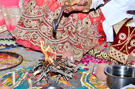 火托盘-印度婚礼仪式莽 phera