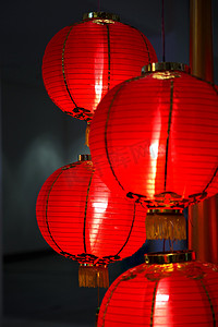 中国红灯笼作为新年的象征。农历节日的概念。特写.