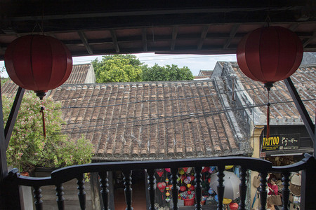 vietnam摄影照片_AT Hoi An-Vietnam - On august 2020 - Street of the old town from the balcony of an old house 