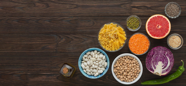 产品横幅均衡营养豆类,蔬菜,香草,水果