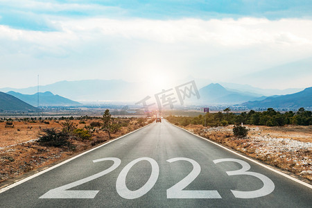 2023心愿单摄影照片_2023新年公路摄影图配图