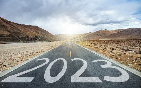 2023跨年公路摄影图配图