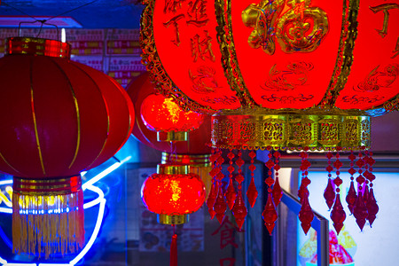 中国红传统摄影照片_唐人街的中国灯笼。中国红传统灯笼