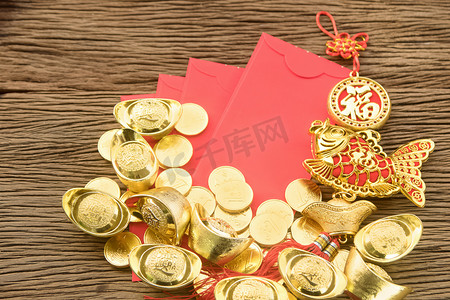新年吉祥吉祥摄影照片_中国农历新年的节日装饰，李安战俘或红色小包和