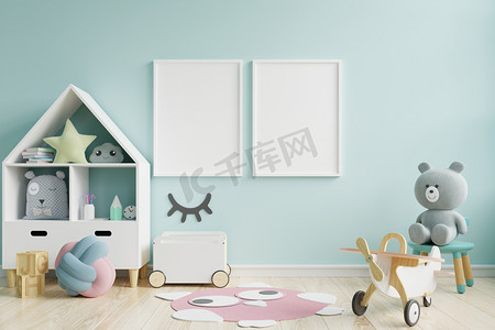 蓝宝石海报摄影照片_在儿童房、儿童房、幼儿室、蓝墙、 3D渲染中模仿海报框架