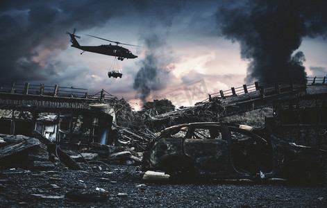 军用直升机和部队在被摧毁的城市寻找敌人的领导者.