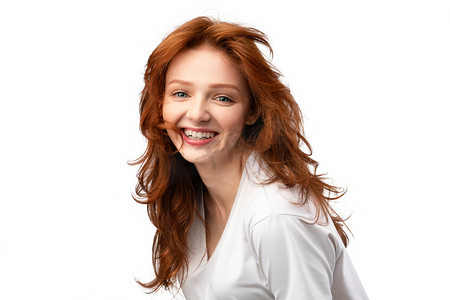 客服banner摄影照片_Beauty Portrait Of Red-Haired Young Lady Over White Background