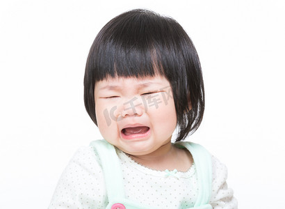 开心小女孩摄影照片_亚洲小女孩在哭