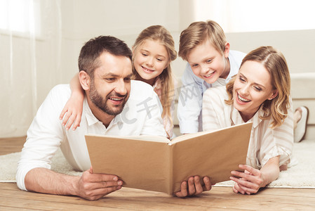 微笑家庭阅读的书