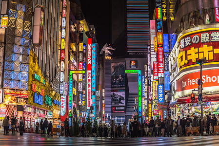 日本东京新宿的哥斯拉路著名地方