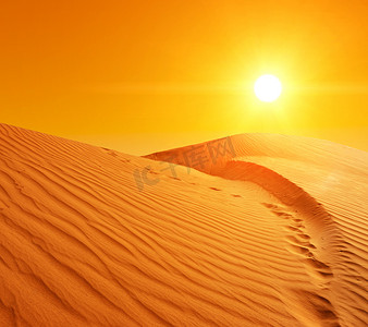 在撒哈拉沙漠的沙丘