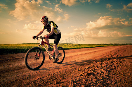 sportes摄影照片_骑自行车的人极端