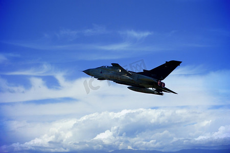 空军臂章摄影照片_英国皇家空军龙卷风战斗机