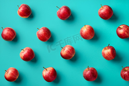 炫彩时代摄影照片_炫彩花纹的苹果