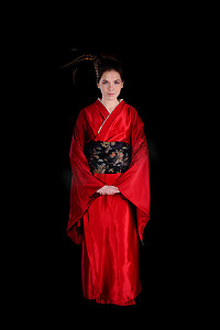 日本艺妓的原住民服饰中的女孩