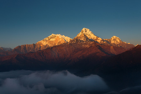 反动言论摄影照片_安纳布尔纳 I 喜马拉雅山脉视图从潘山太阳 3210 米
