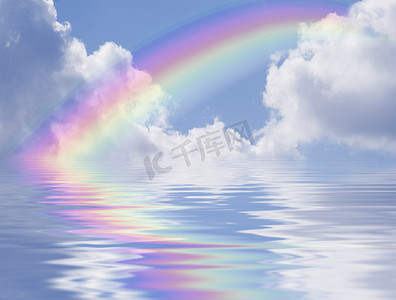 彩虹和云层的反射