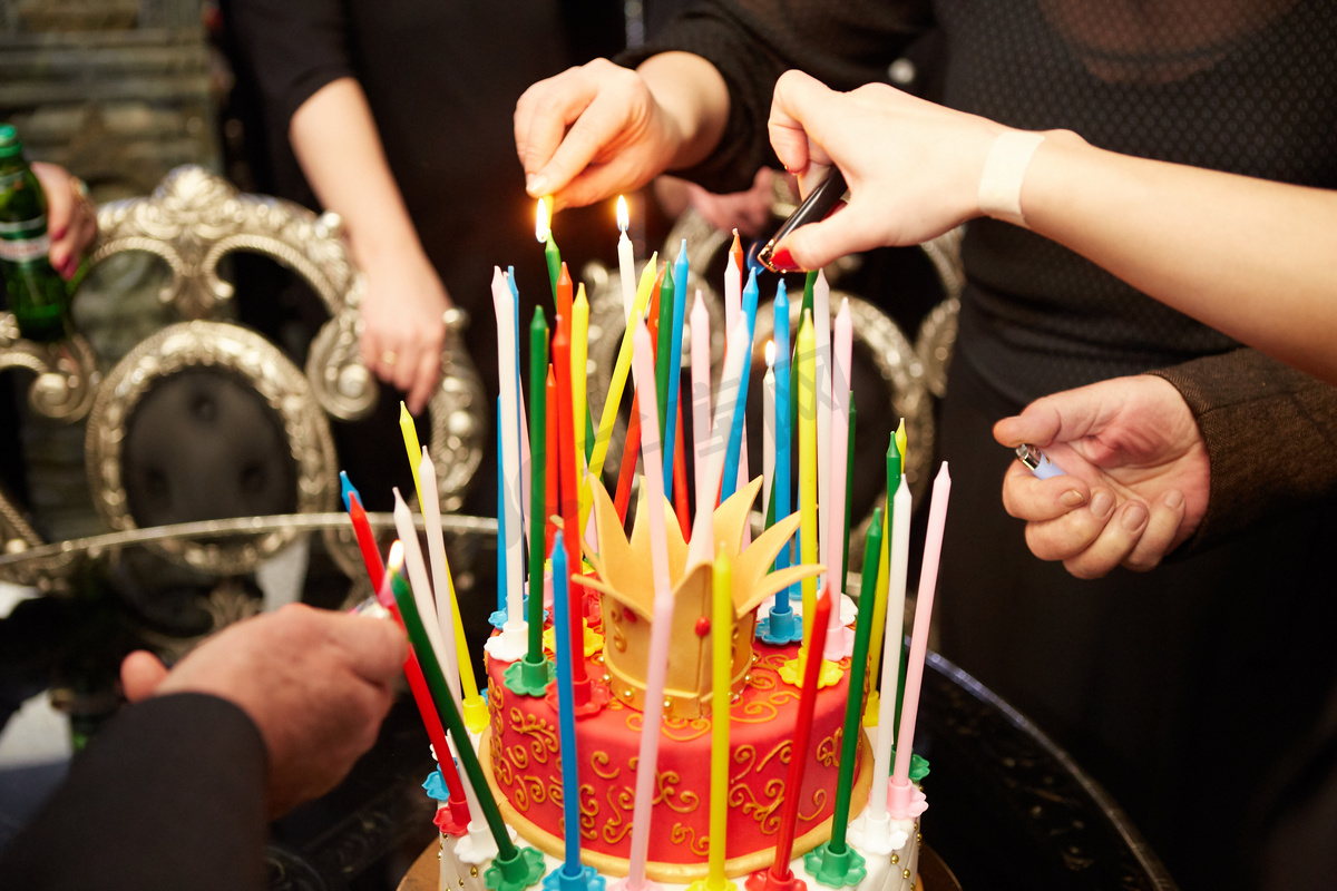 生日蜡烛多色彩色螺纹蜡烛小白盒装螺旋小蜡烛散装线型生日蜡烛-阿里巴巴