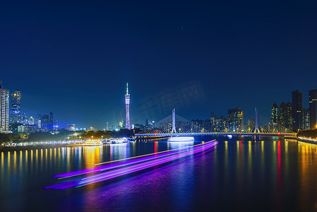 夜海游船摄影照片_广州珠江游船光轨夜景摄影图配图