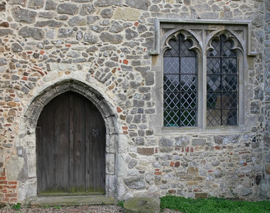安全领先摄影照片_教堂的门和窗